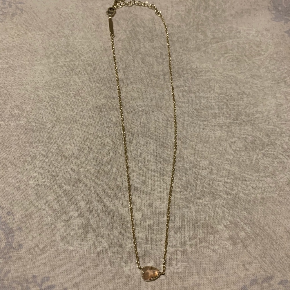 Kendra Scott necklace